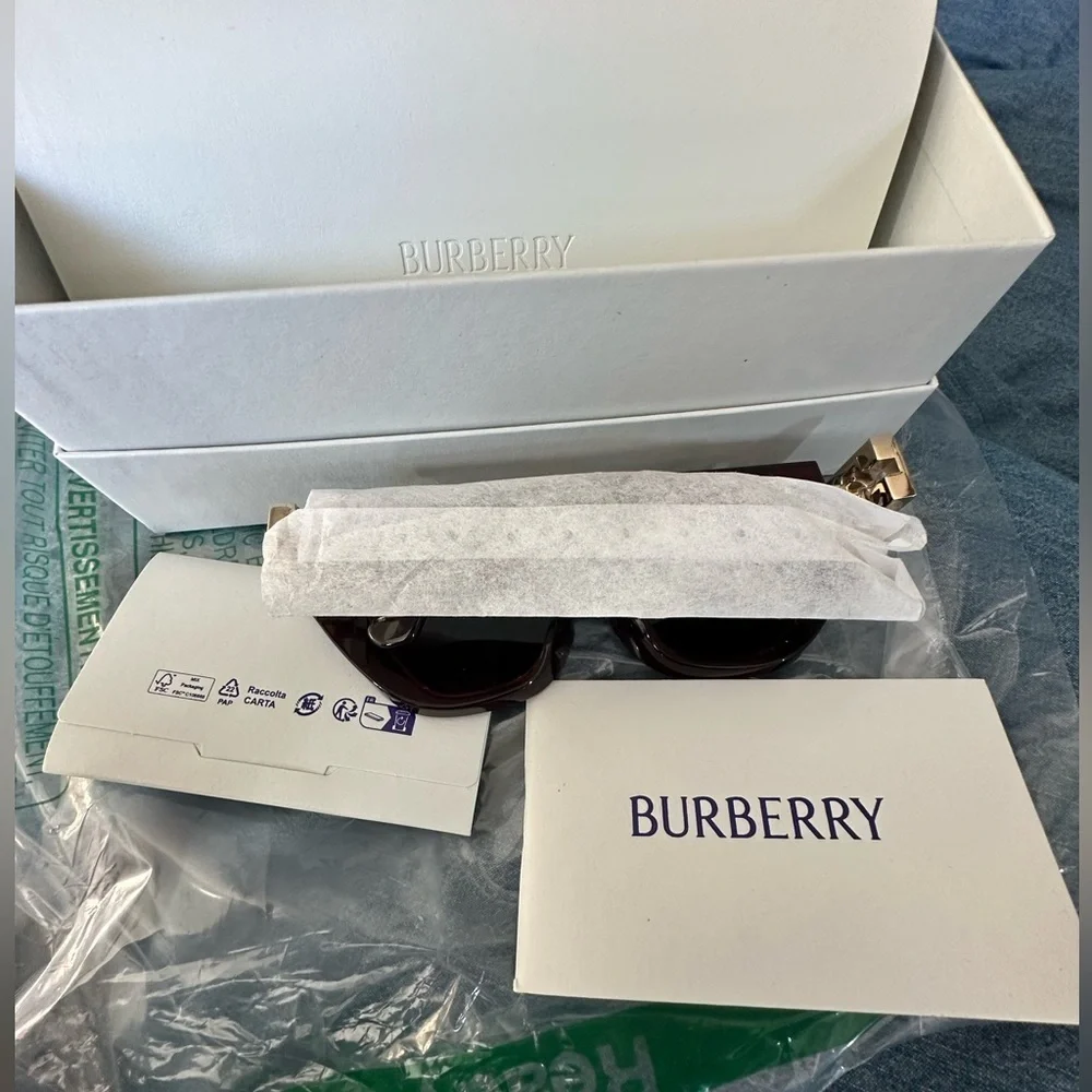 NWT Burberry Bordeaux Gradient Cat Eye Sunglasses 51mm Full Set $450 Retail